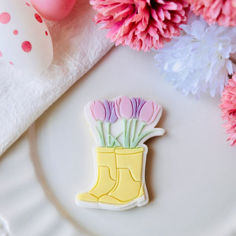 Bottes de pluie et tulipes